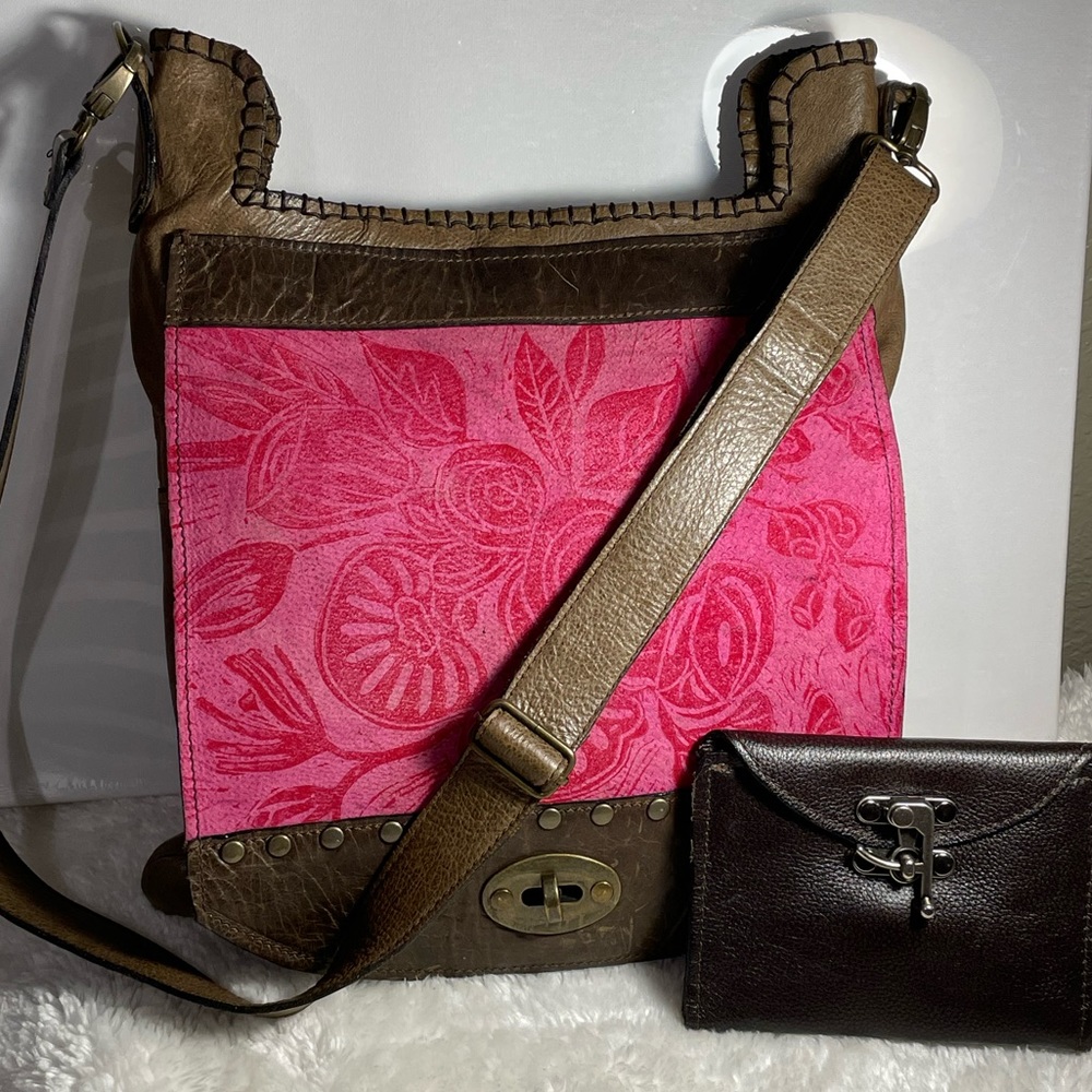 Gorgeous Urban Gypsy designs Leather boho shoulder crossbody handbag